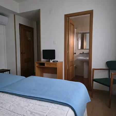 Hotel Espada A 174 Kilometros De Santiago De Compostela La Rua